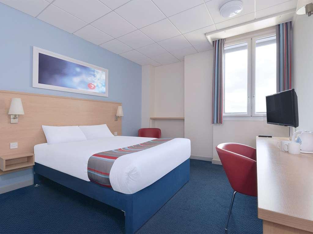 Travelodge Aberdeen Central Zimmer foto