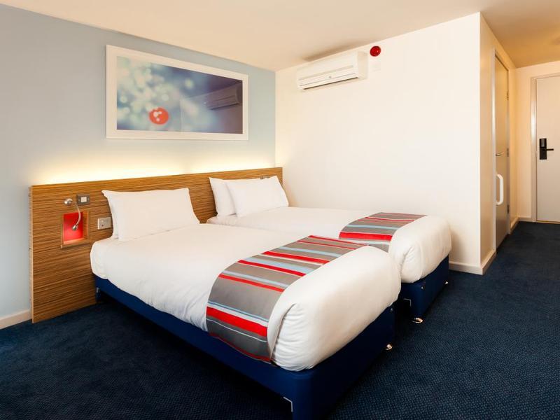 Travelodge Aberdeen Central Exterior foto