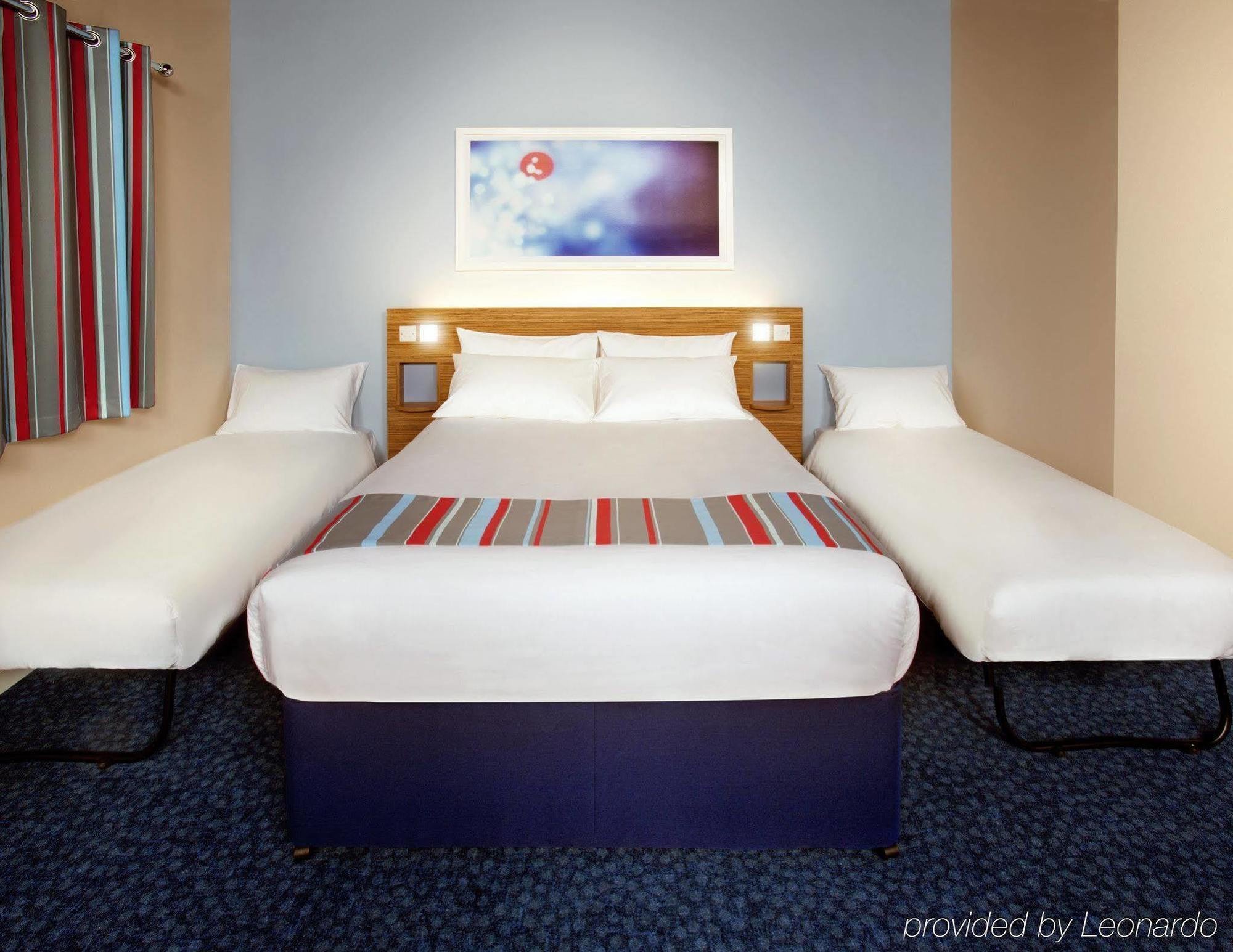 Travelodge Aberdeen Central Exterior foto