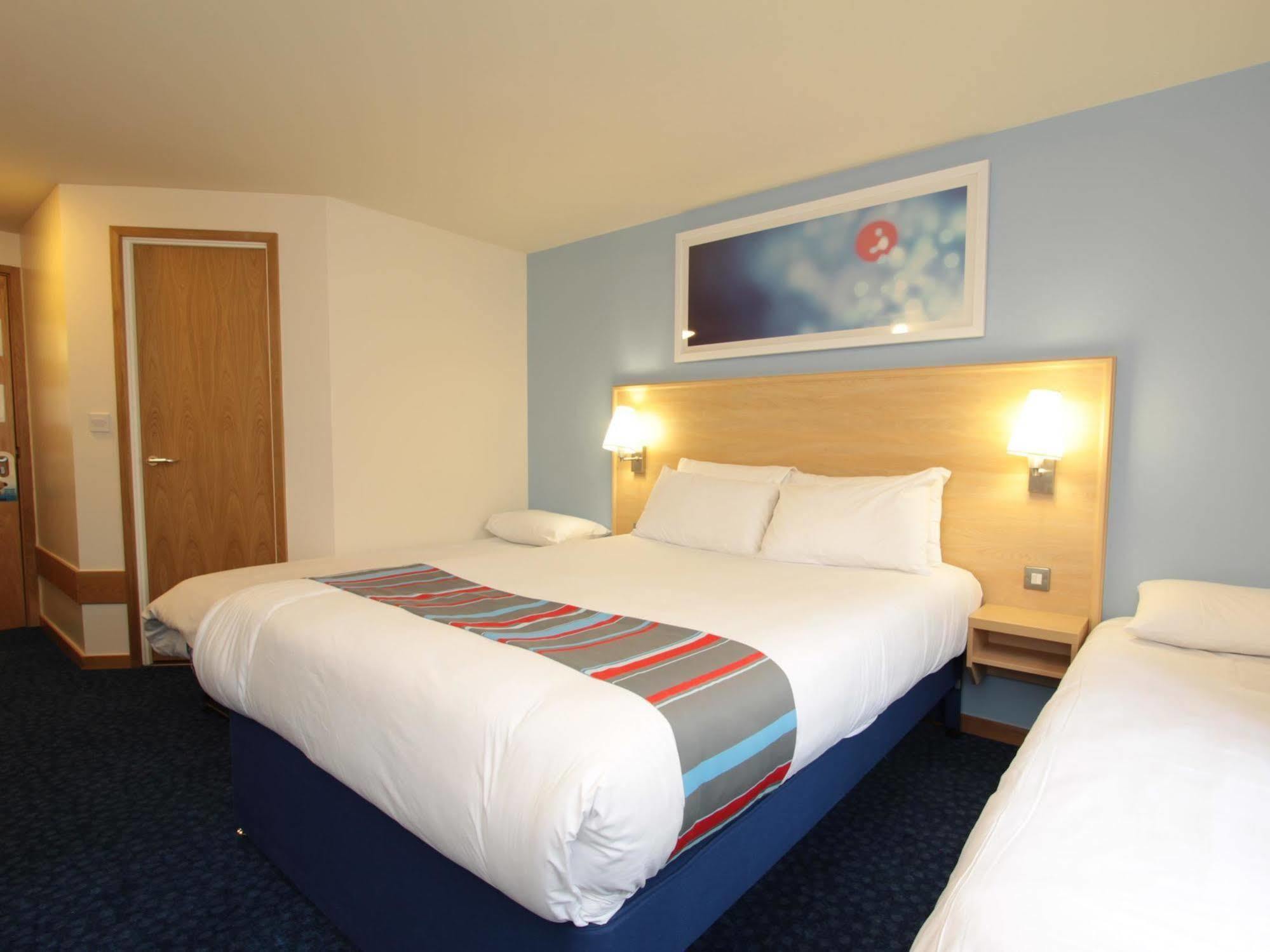 Travelodge Aberdeen Central Exterior foto